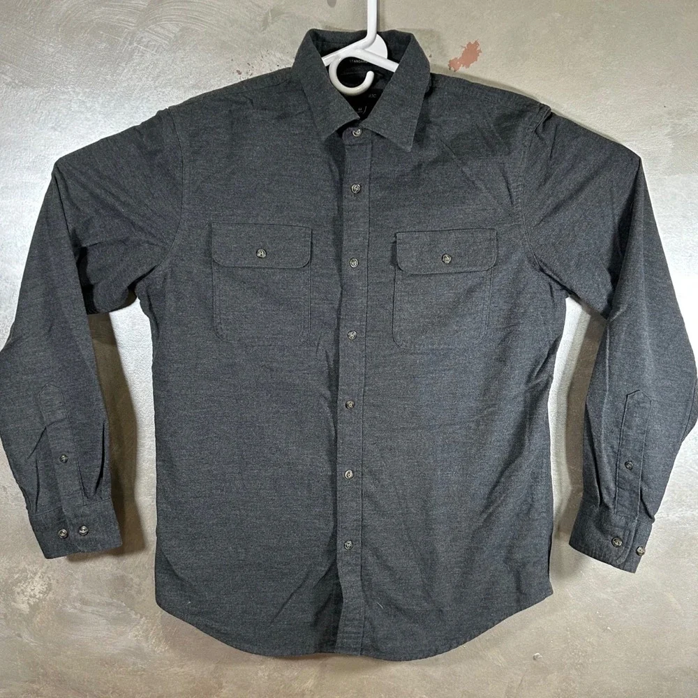 Banana Republic Mens Standard Fit Gray Flannel Style Button Down Shirt Medium